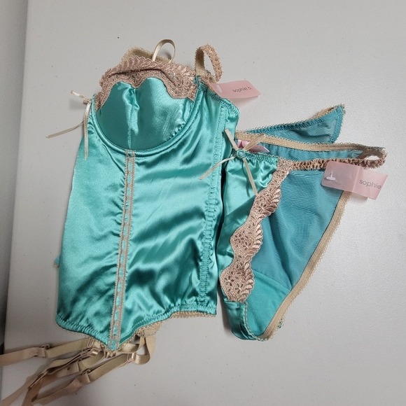 Sophie b NWT satin Lace Bustier Corset And Matching Panty Set. - Picture 6 of 13